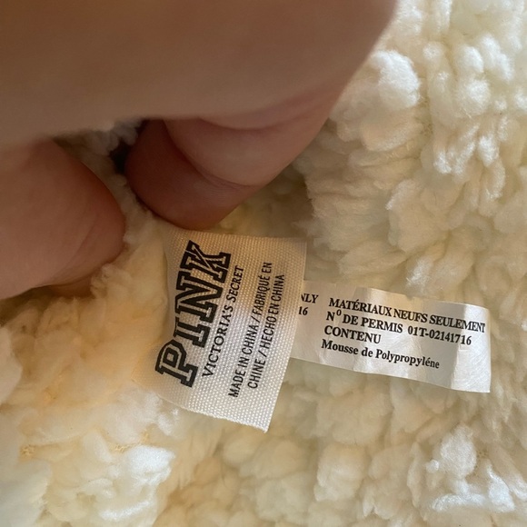 Victoria's Secret Cream Knit Hat with Pom-Pom - Picture 2 of 5